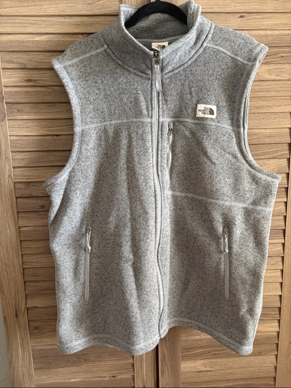 The North Face Men’s Light Gray Full-Zip Fleece Vest